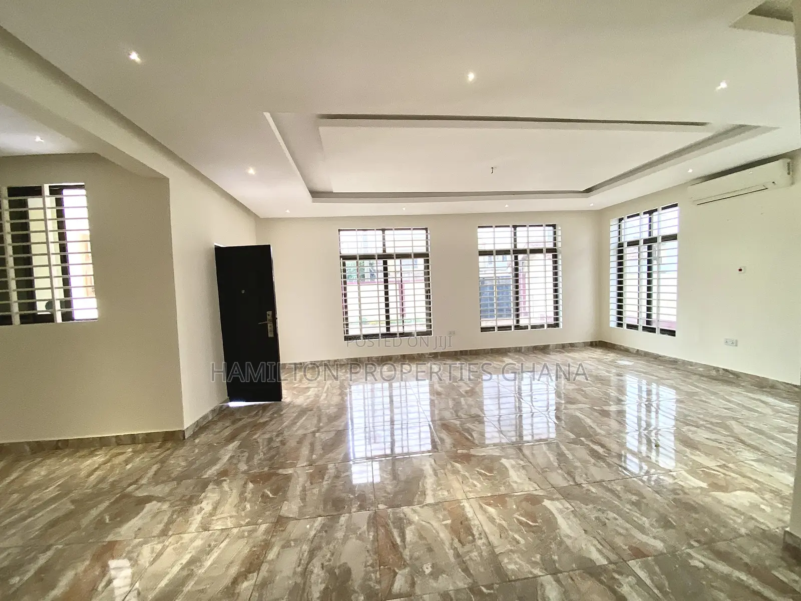 3bdrm Apartment in American House, East Legon for rent