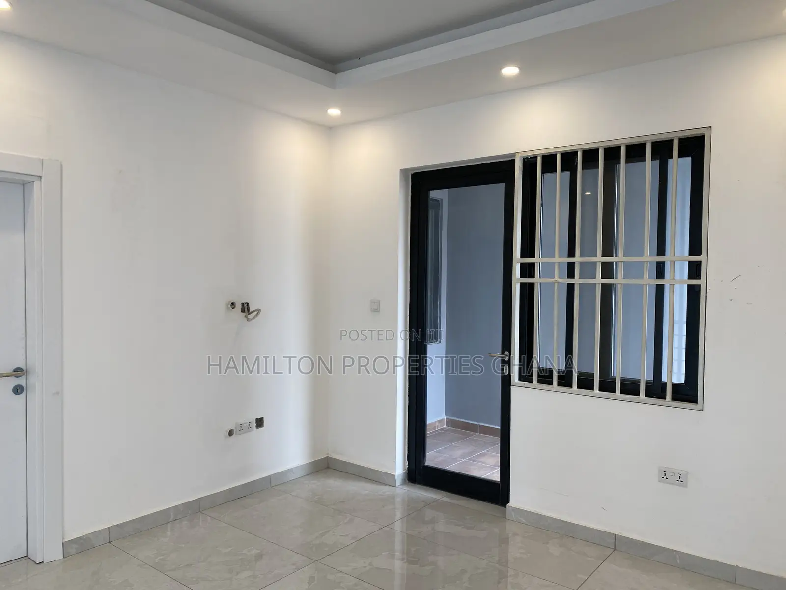 4bdrm House in Boundary Road, East Legon for sale