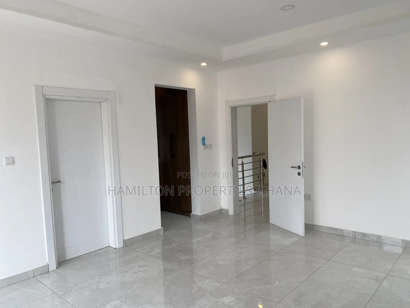 4bdrm House in Boundary Road, East Legon for sale