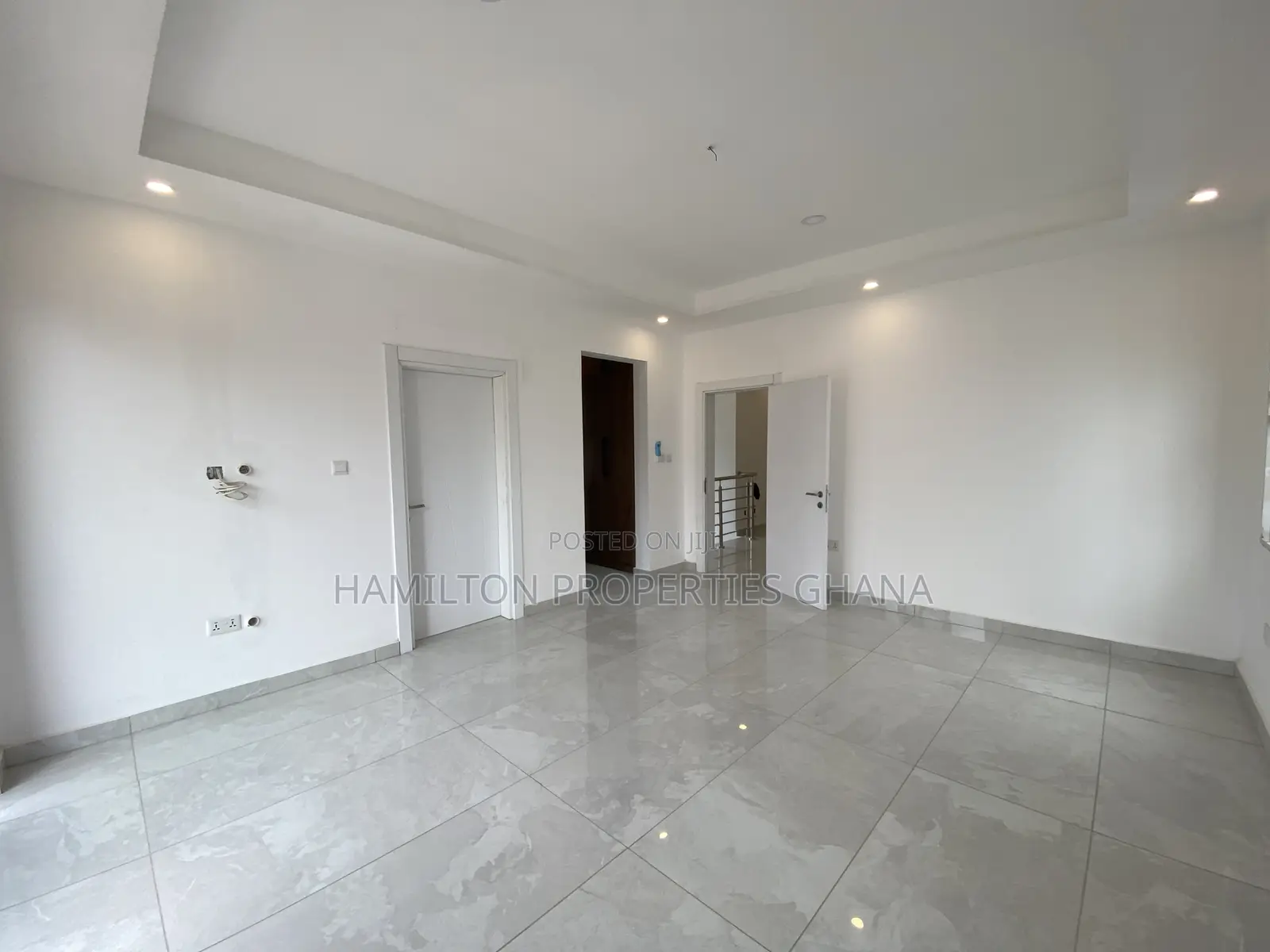 4bdrm House in Boundary Road, East Legon for sale