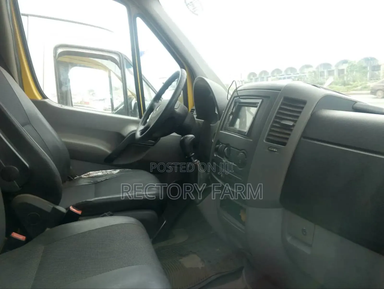 Mercedes-Benz Sprinter 2012 Yellow