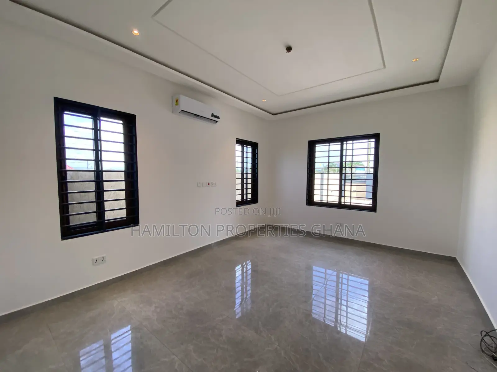4bdrm House in Lakeside Estates for sale