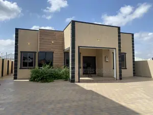 4bdrm House in Lakeside Estates for sale