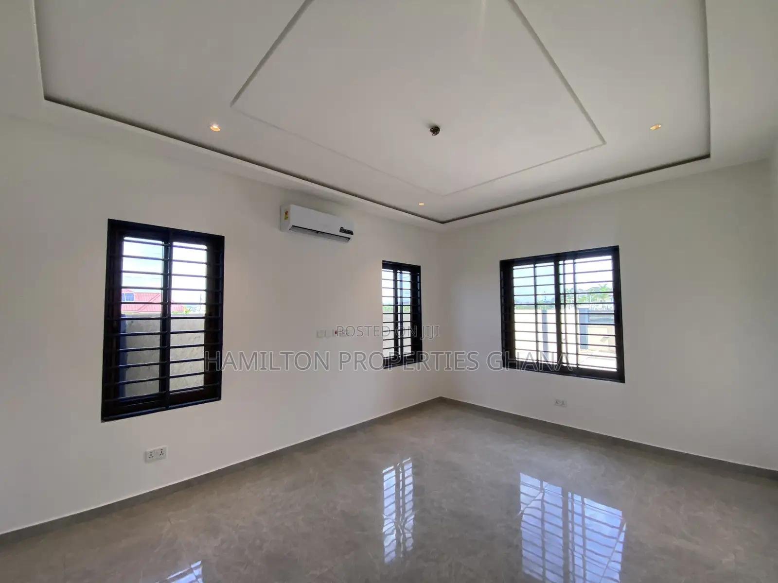 4bdrm House in Lakeside Estates for sale