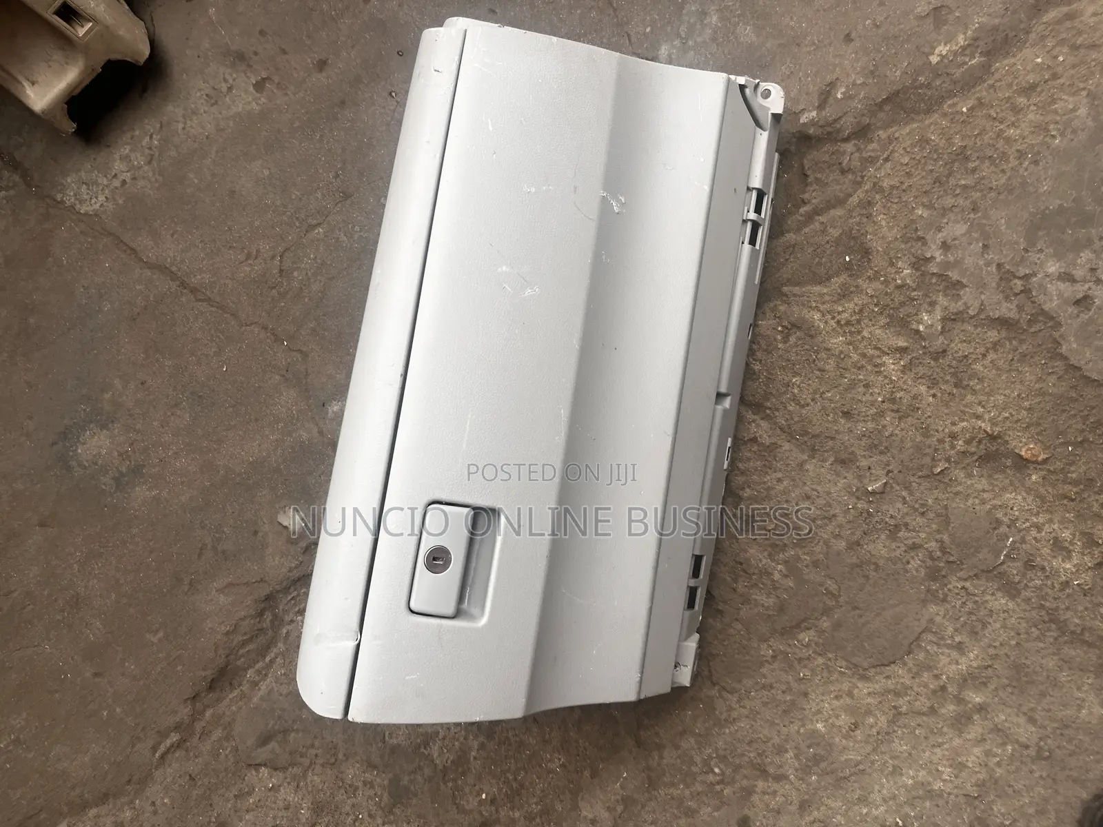 Toyota Camry 2010 Leatherbox