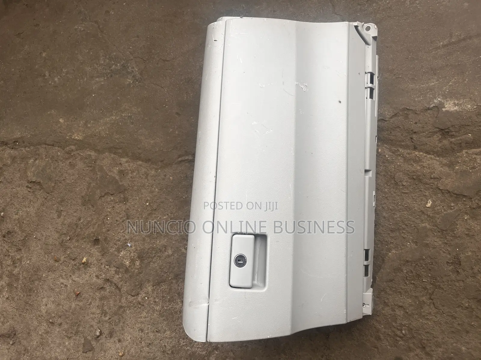 Toyota Camry 2010 Leatherbox