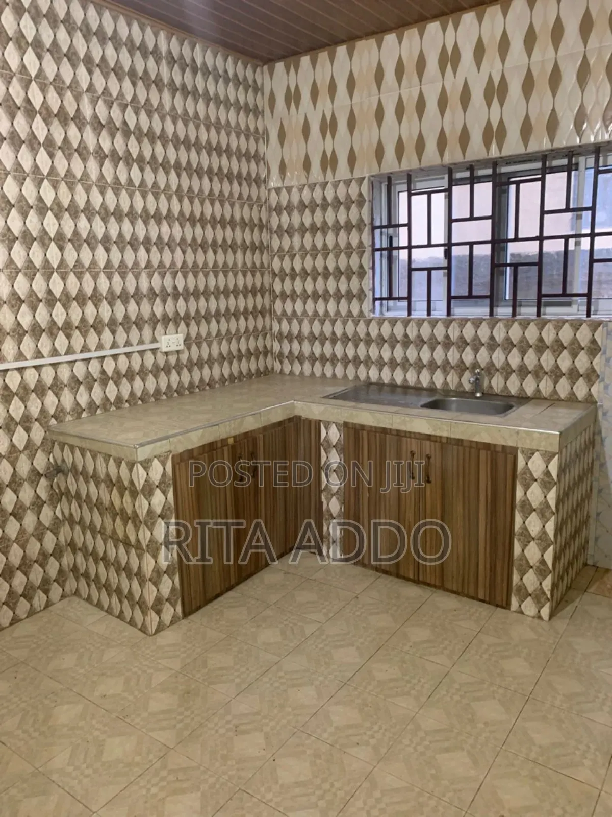 2bdrm Apartment in Lakeside for rent