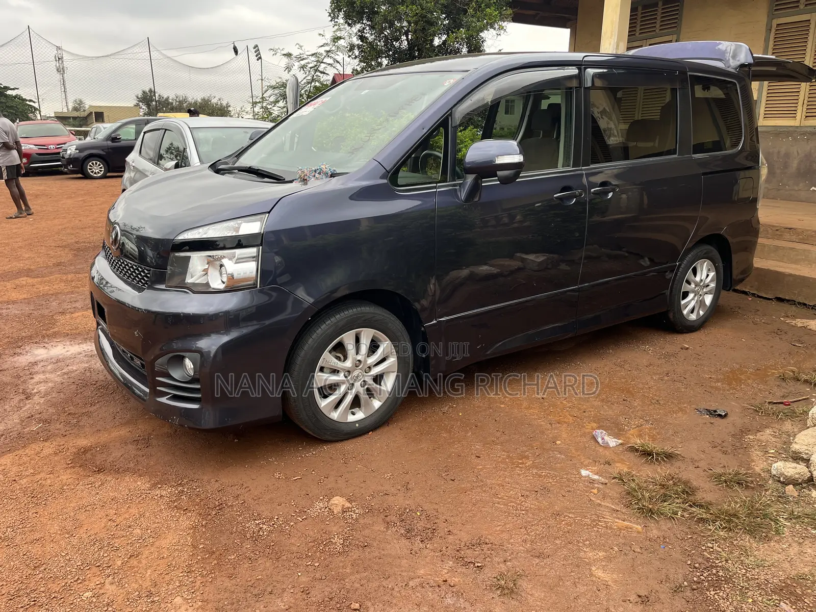 Toyota Voxy 2013 Blue