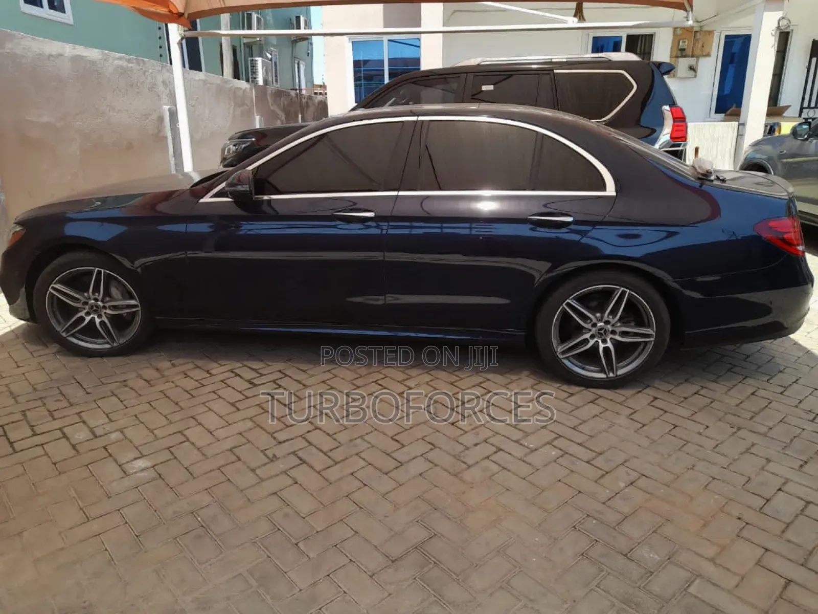 Mercedes-Benz E300 2019 Blue