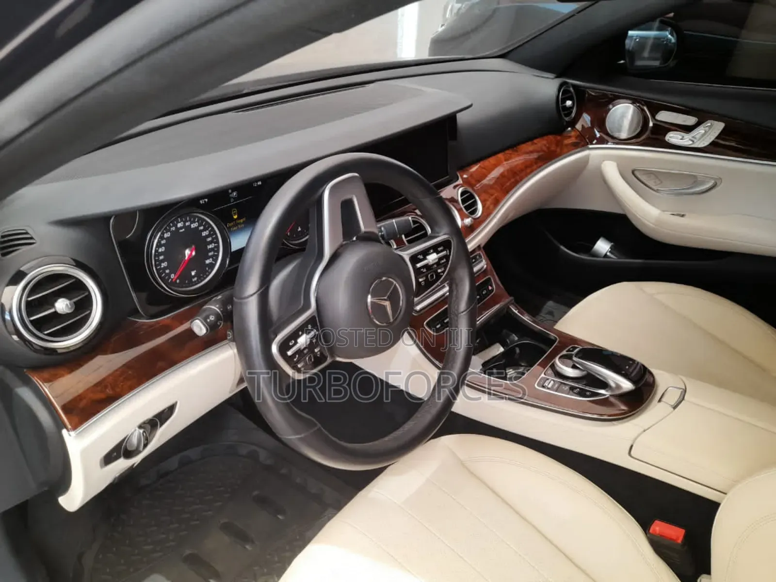 Mercedes-Benz E300 2019 Blue