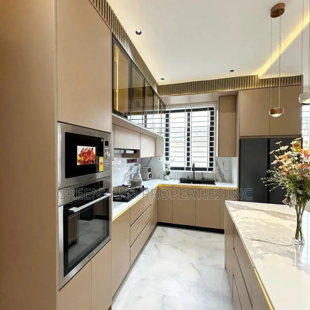 4bdrm Apartment in East Legon Hills for sale