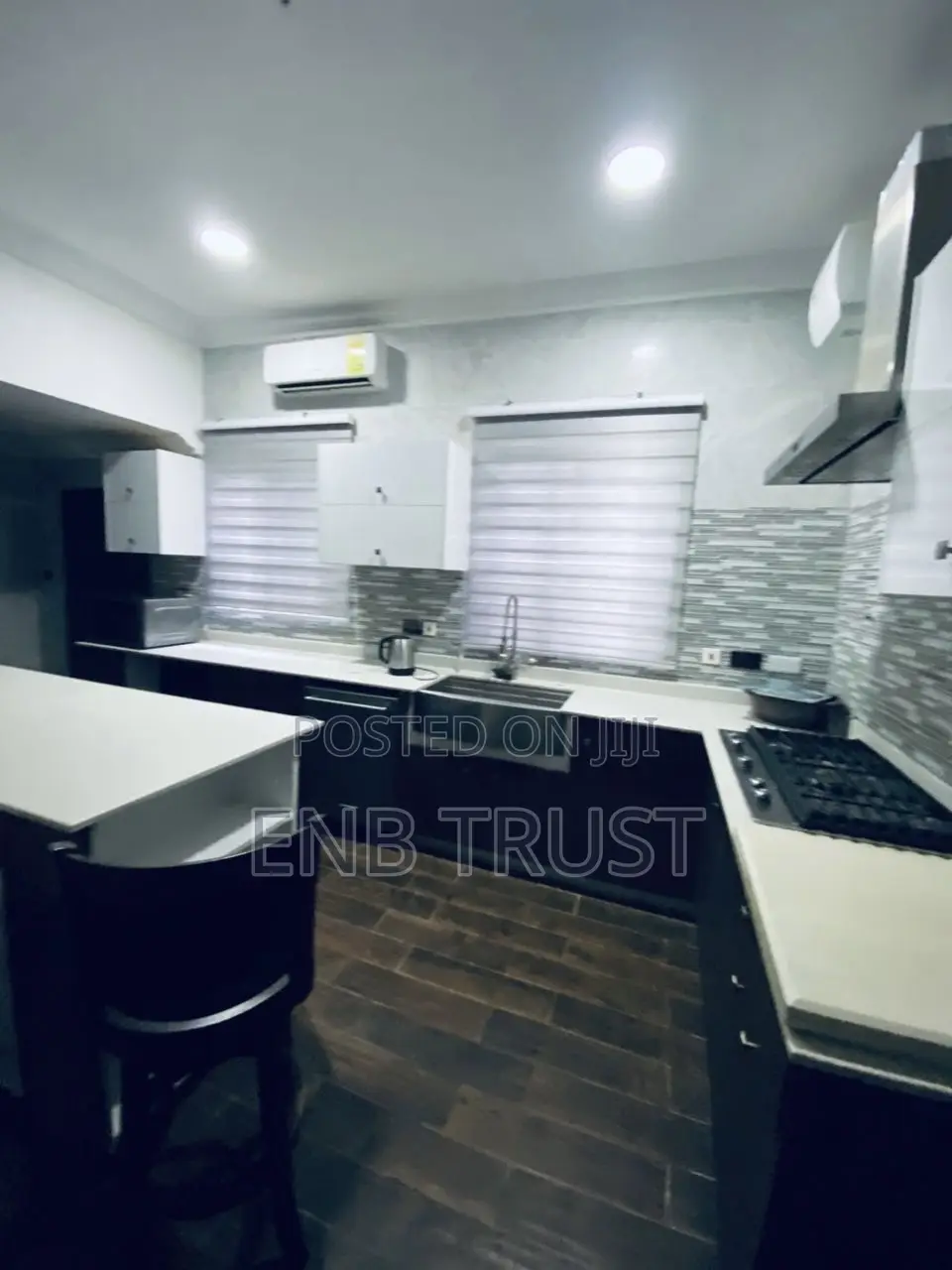7bdrm Duplex in Ofankor Barrier, Post Office Area for sale