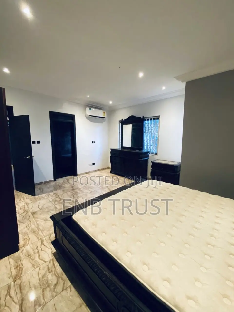 7bdrm Duplex in Ofankor Barrier, Post Office Area for sale