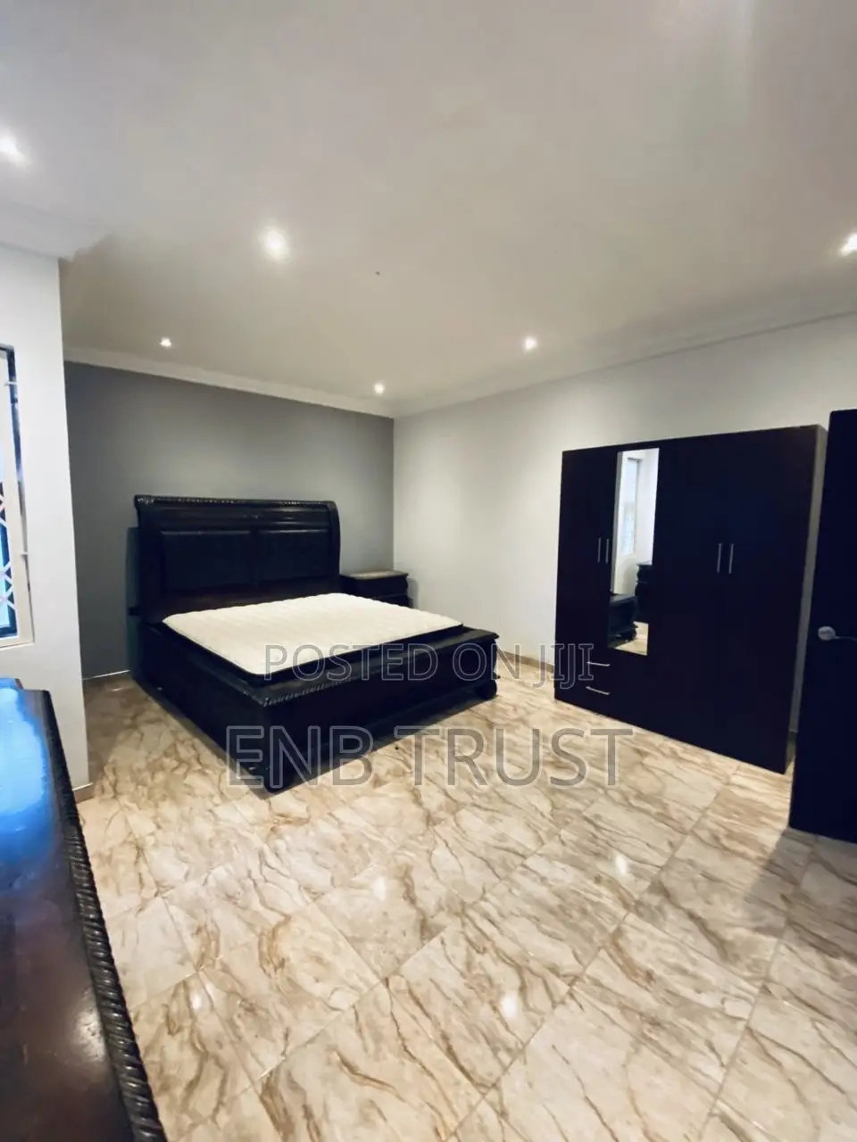 7bdrm Duplex in Ofankor Barrier, Post Office Area for sale