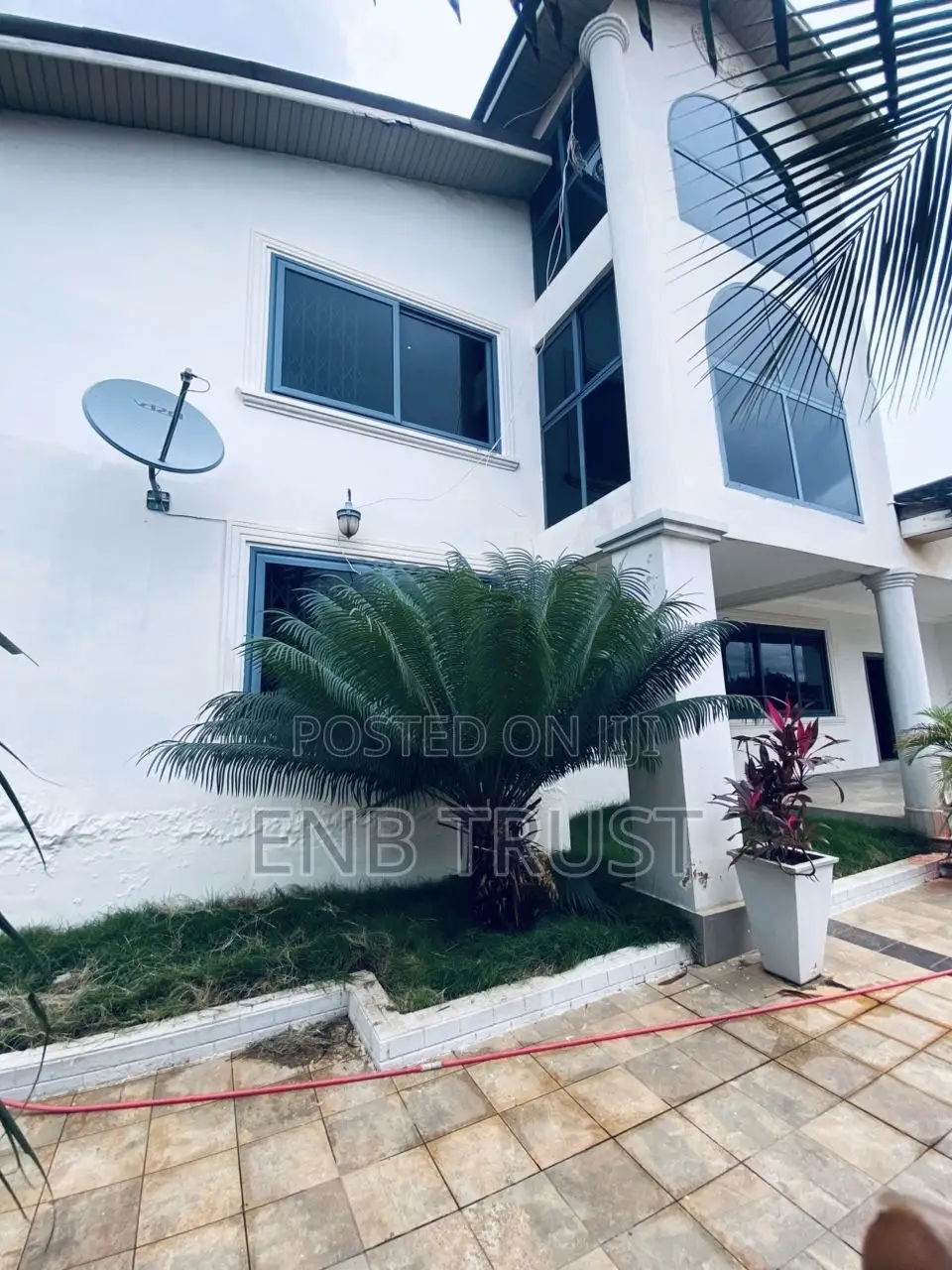 7bdrm Duplex in Ofankor Barrier, Post Office Area for sale
