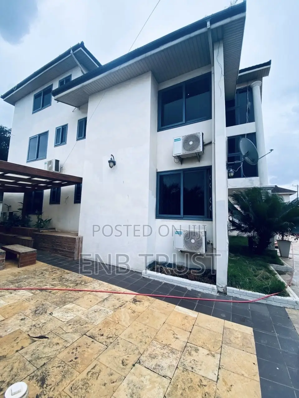 7bdrm Duplex in Ofankor Barrier, Post Office Area for sale