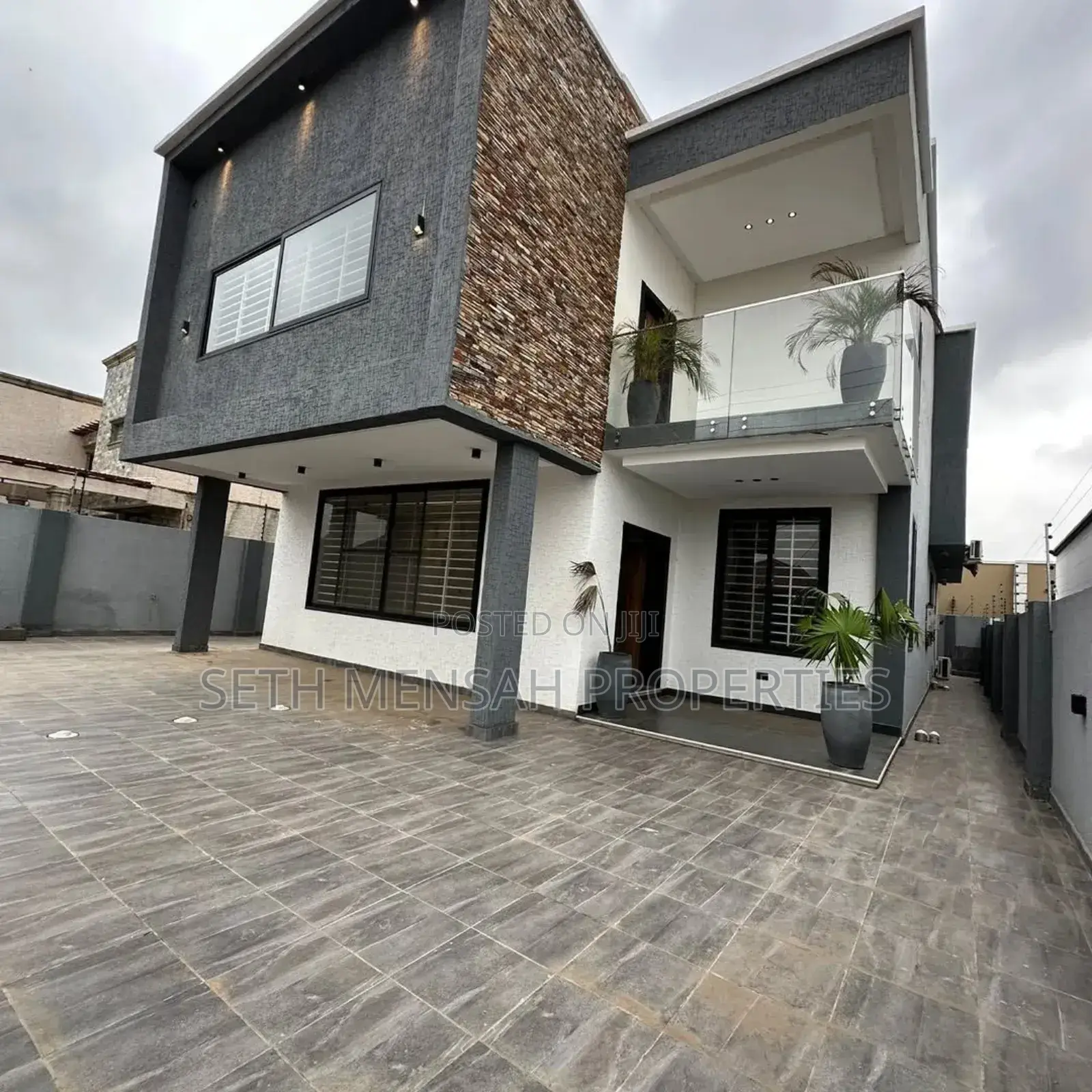 4bdrm House in Adenta for sale