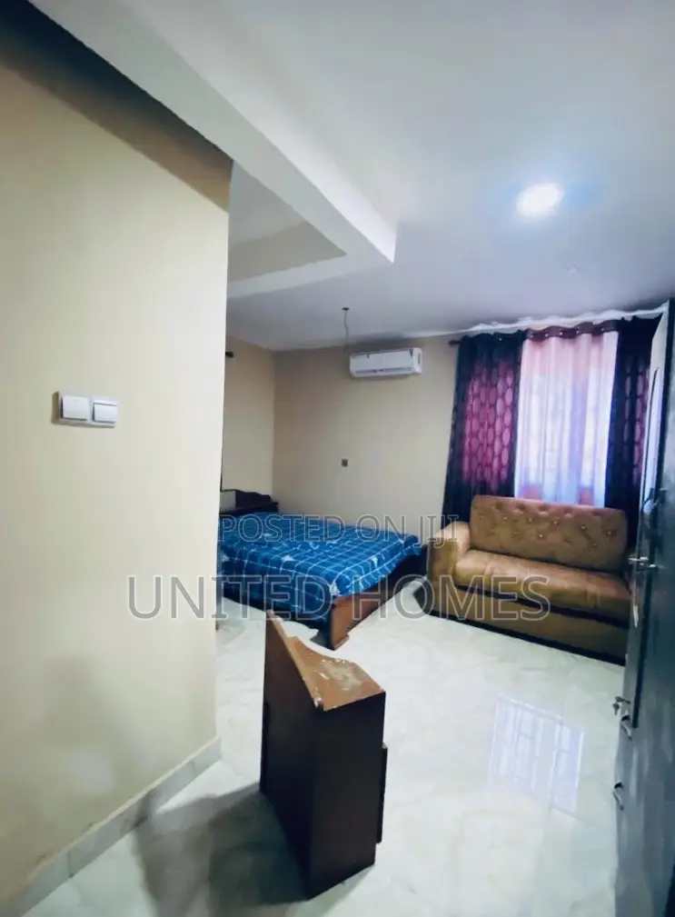 Furnished 20bdrm House in West Hills Mall Area for rent