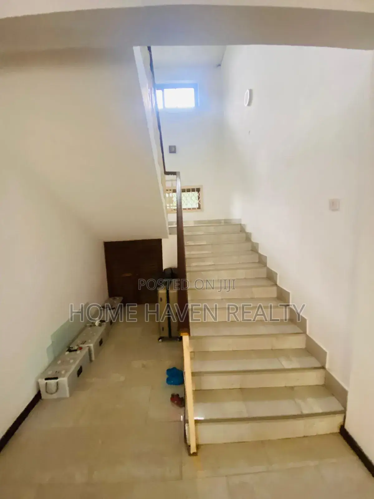 6bdrm House in Haasto Total, Haatso for sale
