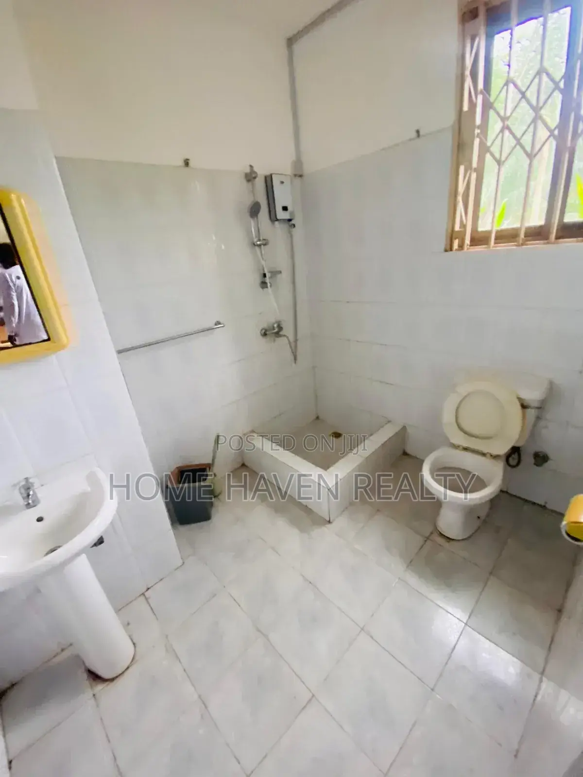 6bdrm House in Haasto Total, Haatso for sale