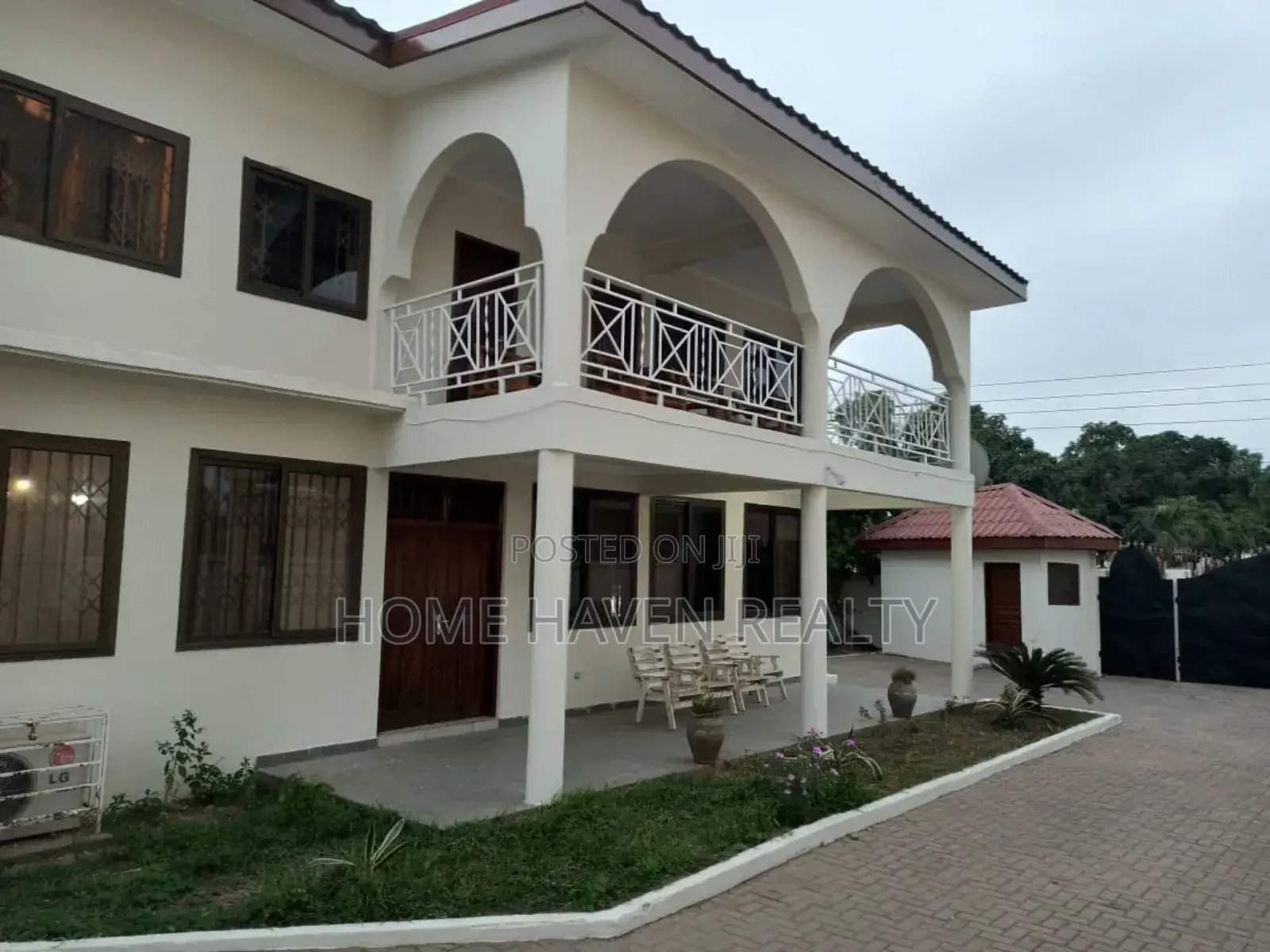 6bdrm House in Haasto Total, Haatso for sale