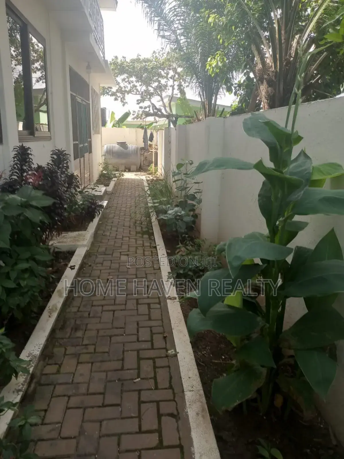 6bdrm House in Haasto Total, Haatso for sale
