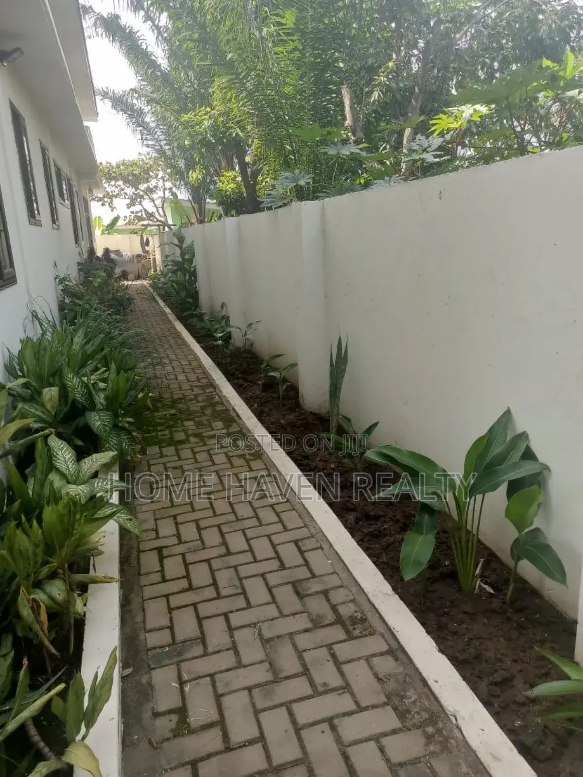6bdrm House in Haasto Total, Haatso for sale