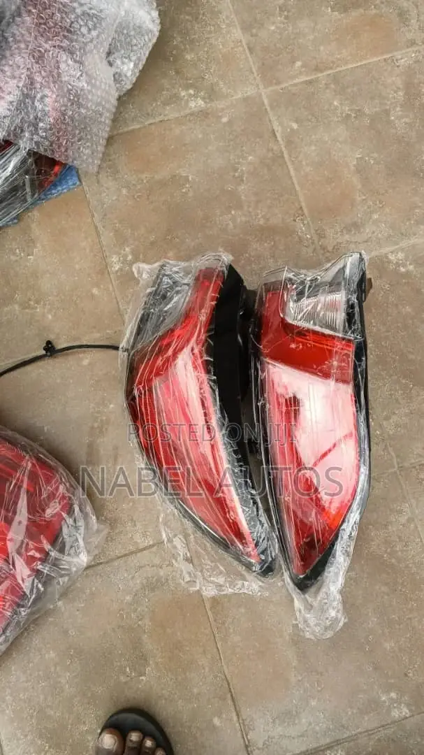Escape 2022 Tail Light Pair