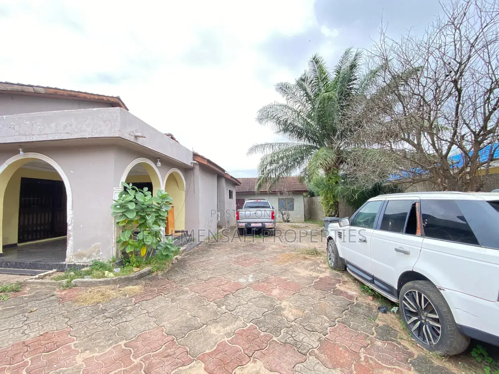 7bdrm House in Parakuo Estate for sale