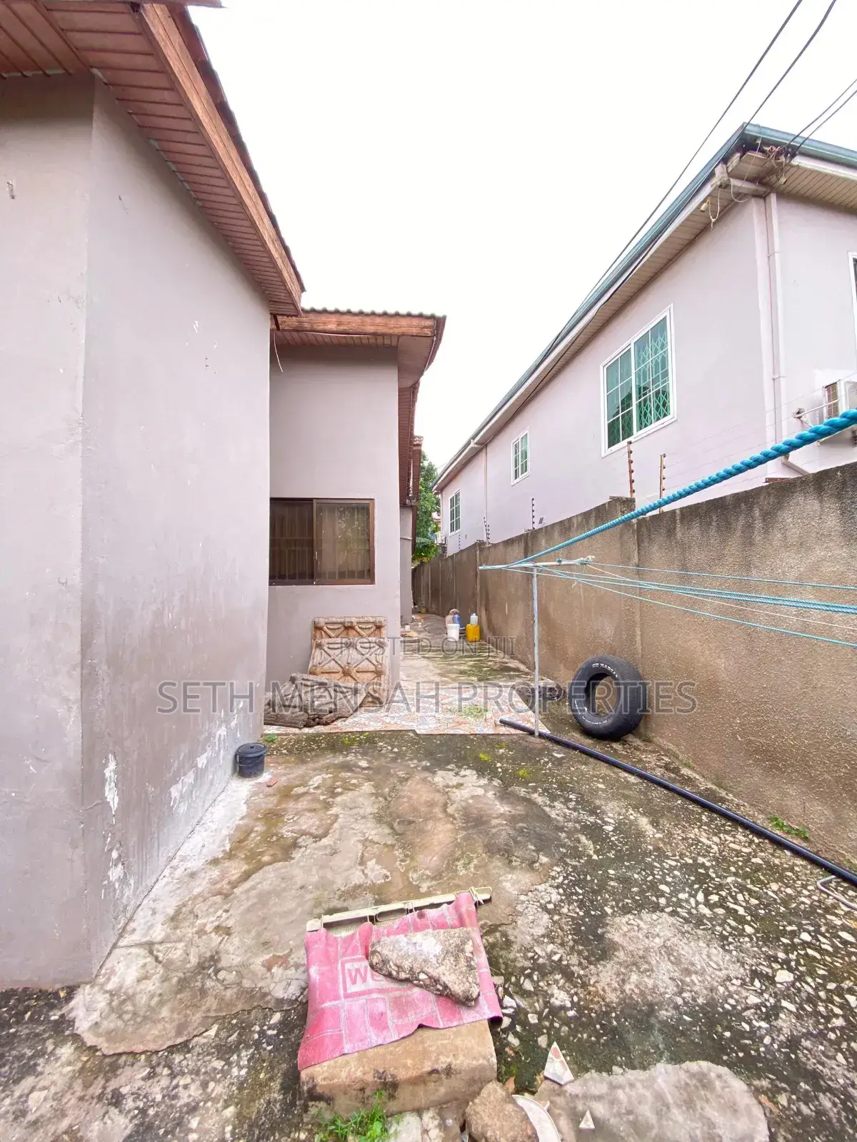 7bdrm House in Parakuo Estate for sale
