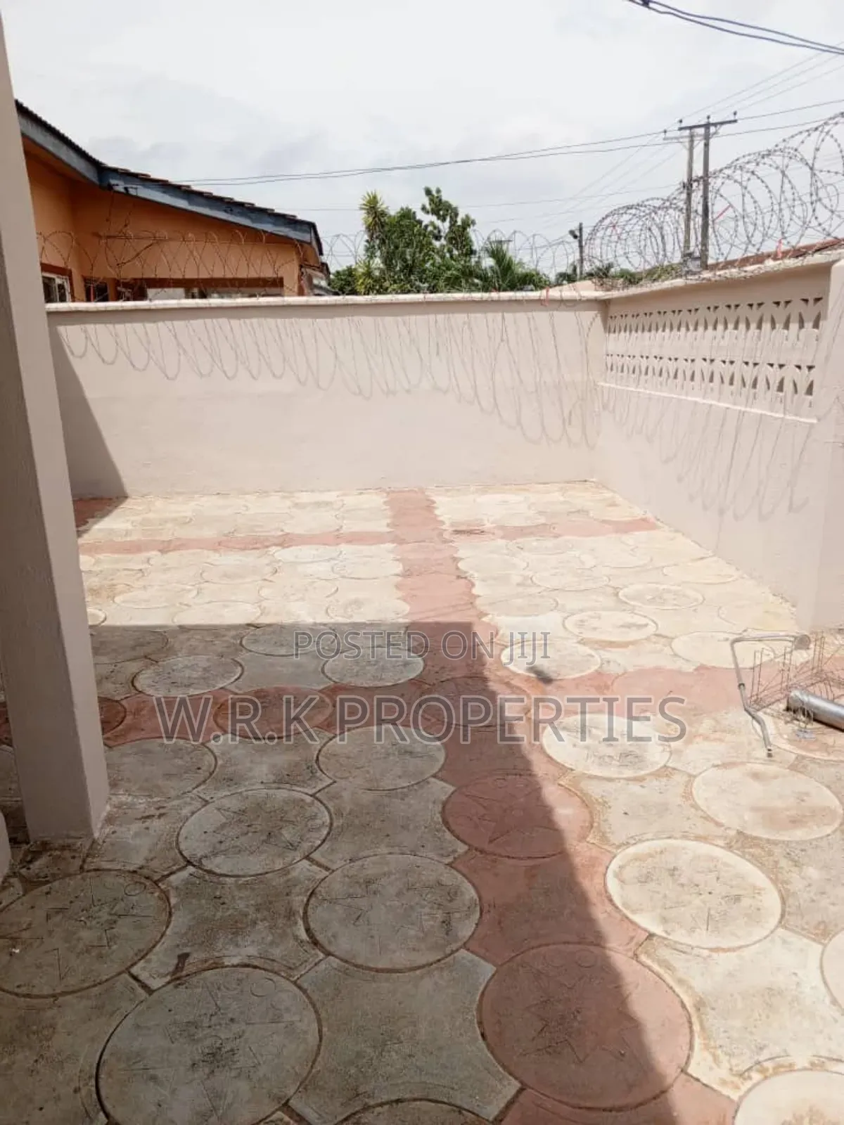 2bdrm House in Adjiringanor Manet, Accra Metropolitan for rent