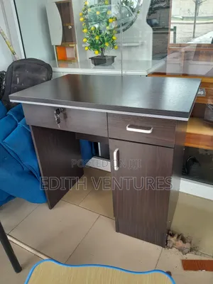 Outlined Office Table