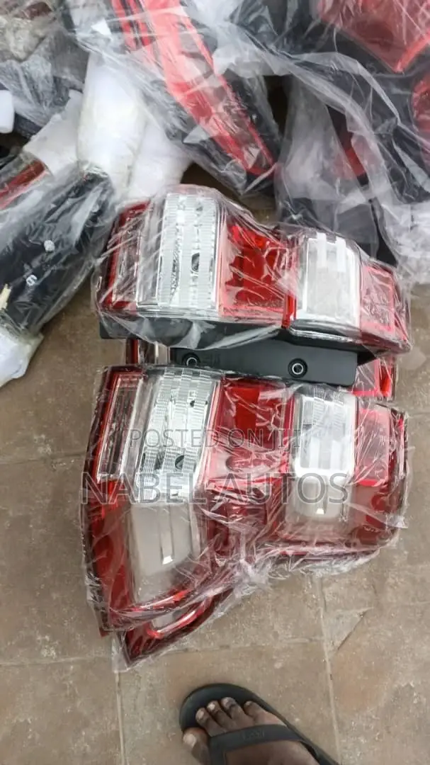 Land Cruiser 2016 Tail Light Pair