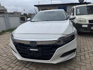 Honda Accord Touring 2018 White