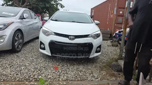Toyota Corolla S 4dr Sedan (1.8L 4cyl CVT) 2016 White