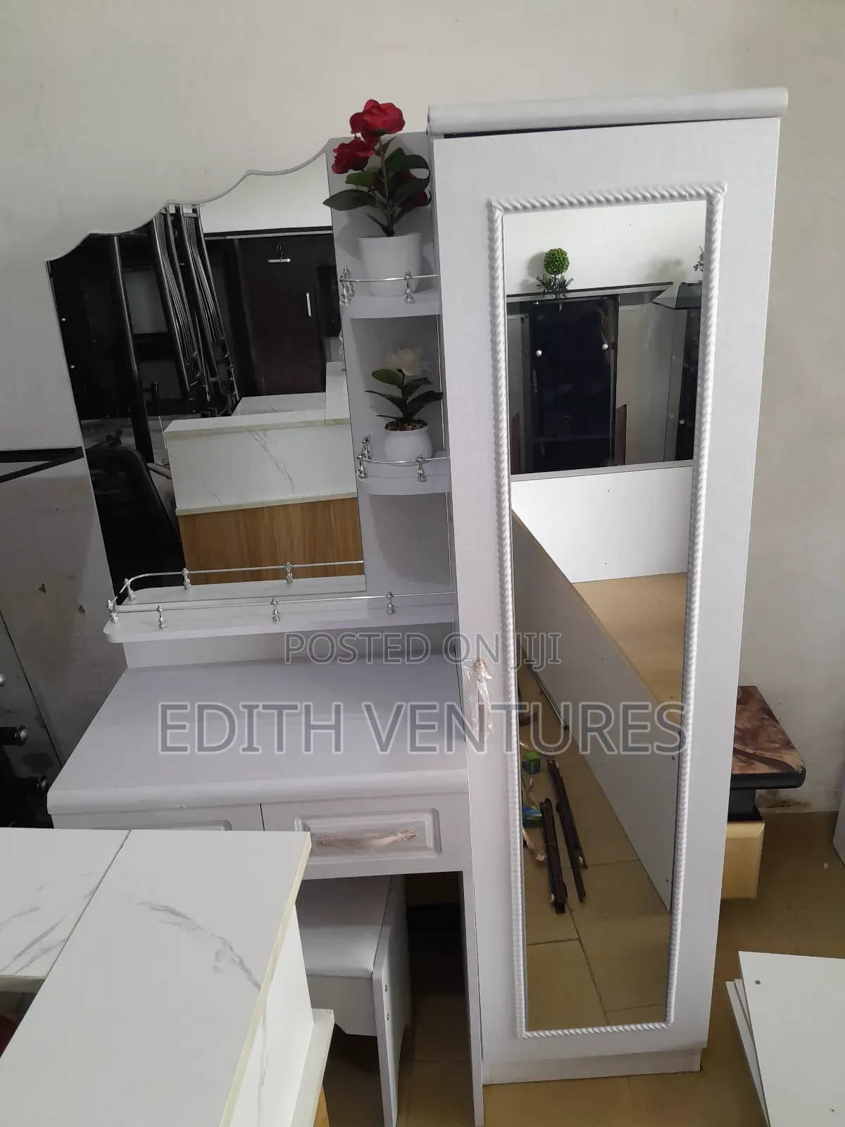 Mina Dresser (2 Mirror)