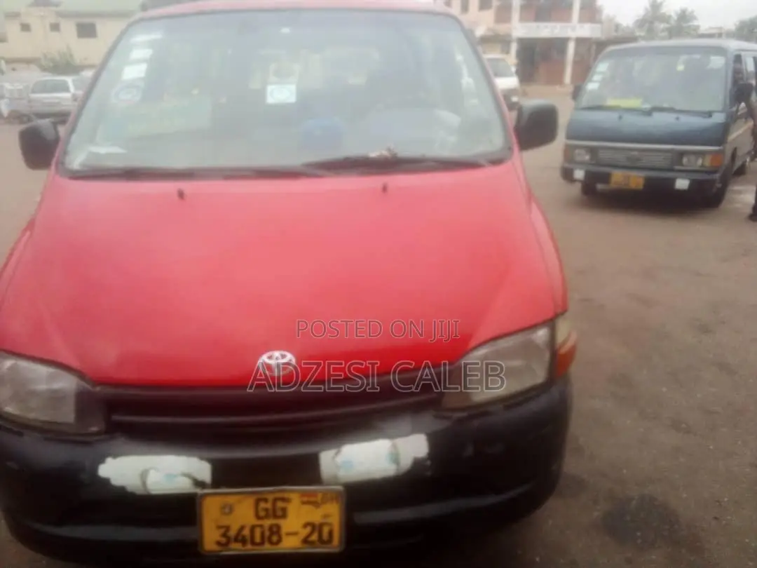 Toyota HiAce 2012 Red
