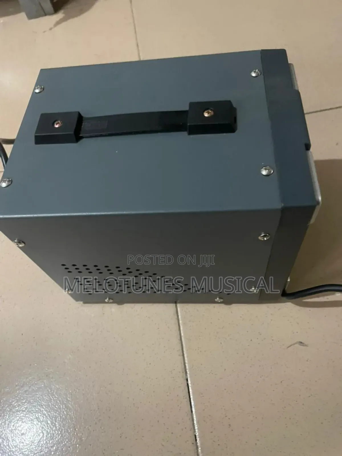 Ssta St-Avr2000va Automatic Voltage Regulator.