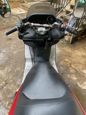 Yamaha Majesty 2019 Gray