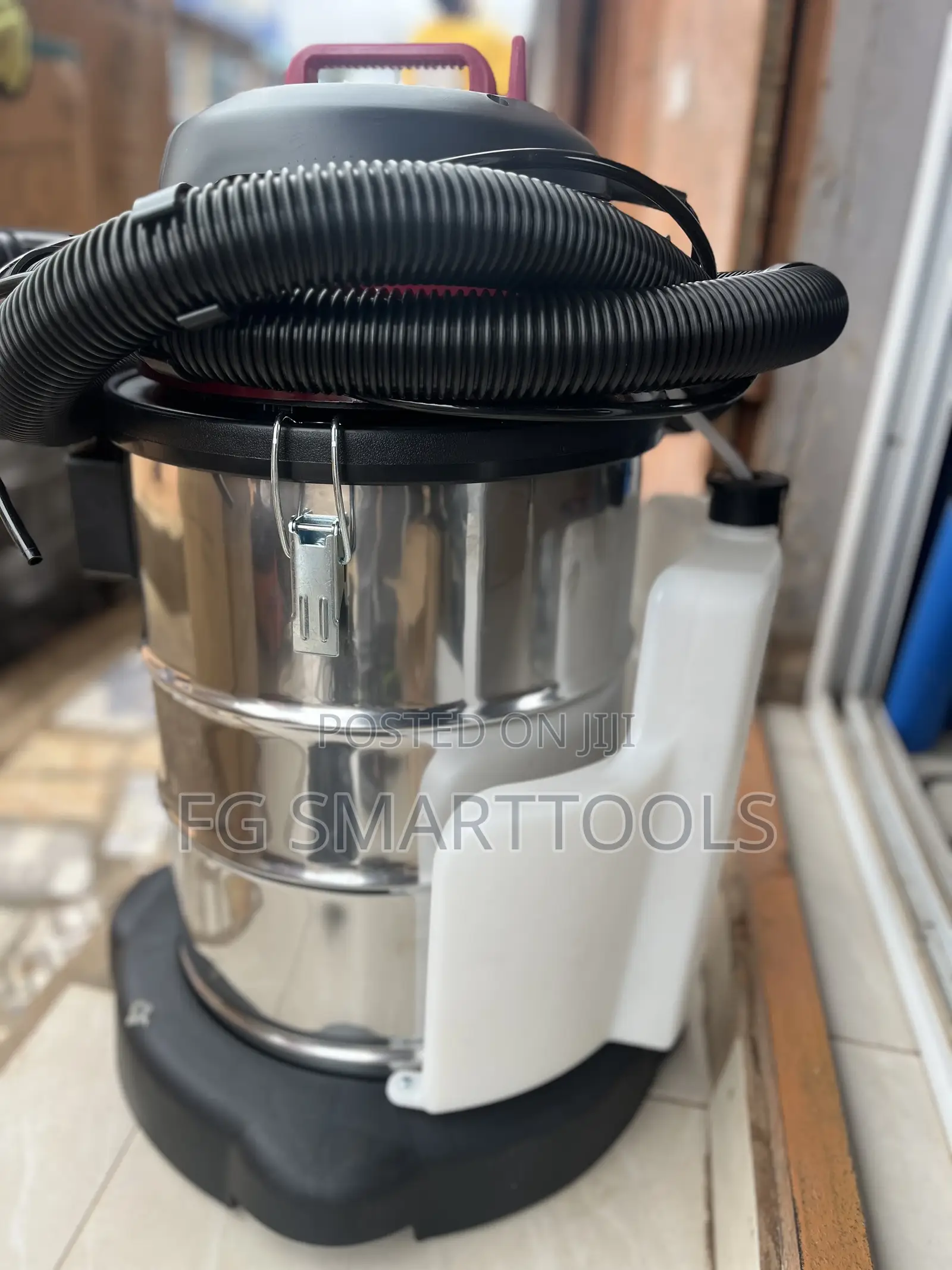 Carpet Sofa and Vacuum Cleaner 1500w