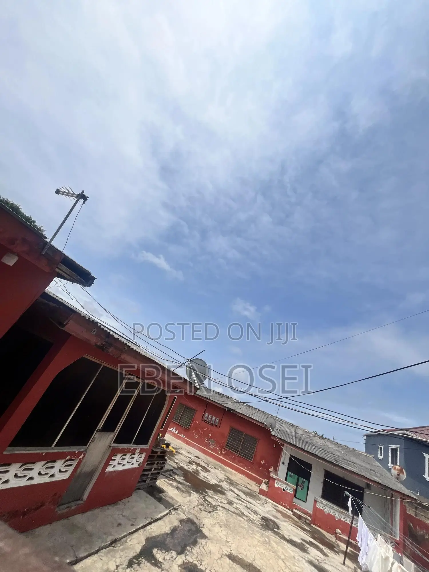 6bdrm House in Dansoman for sale