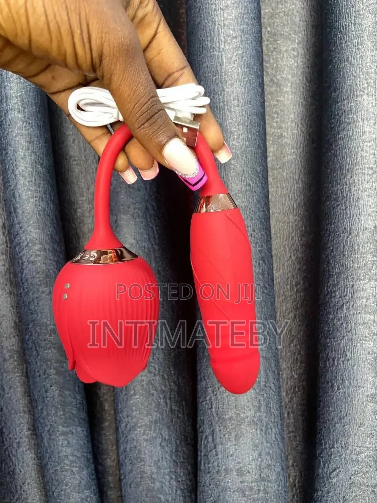 Rose Sucker With Insertable Dildo