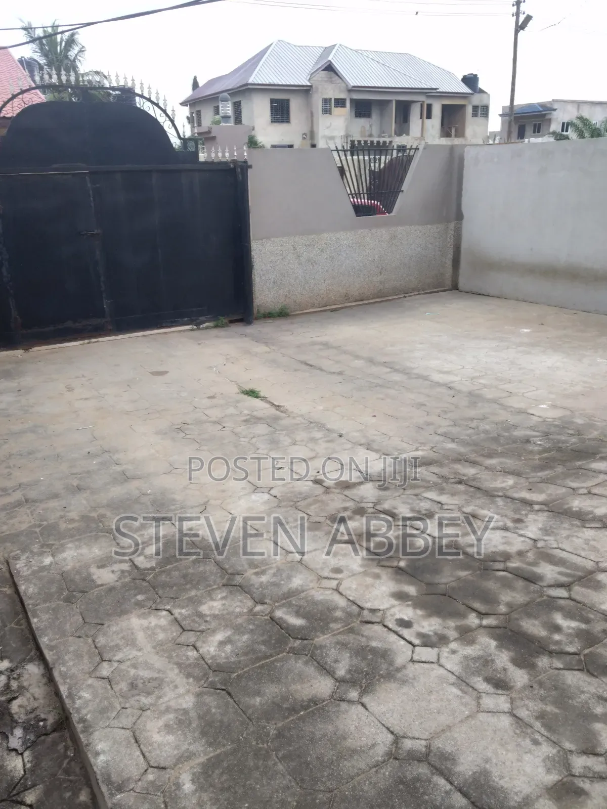 4bdrm House in Adom Agency, Spintex for rent