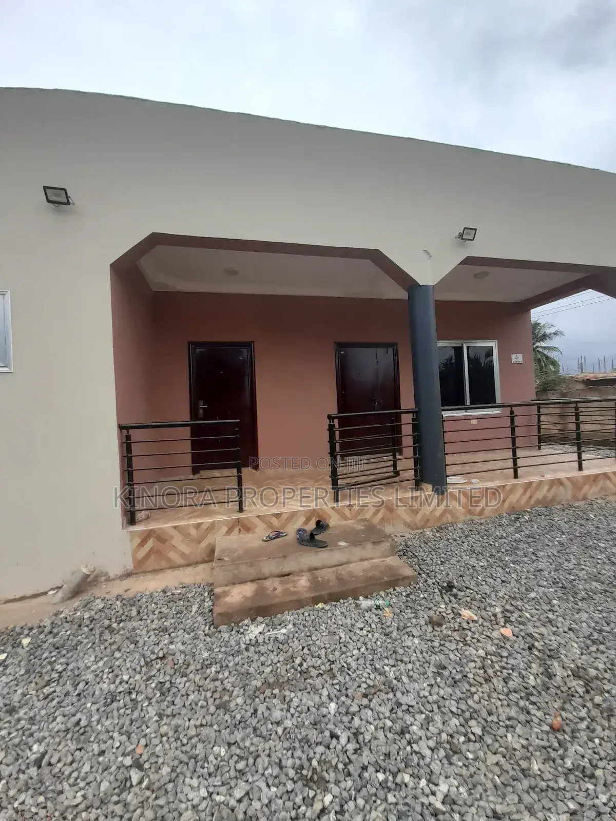 2bdrm Bungalow in Home Away Hotel, Adenta for rent