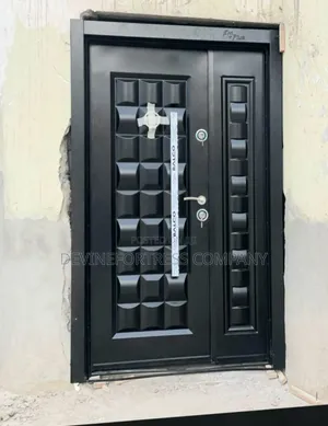 Quality Turkish and Durable Executive Door 11⁄2 Oh Black Frme