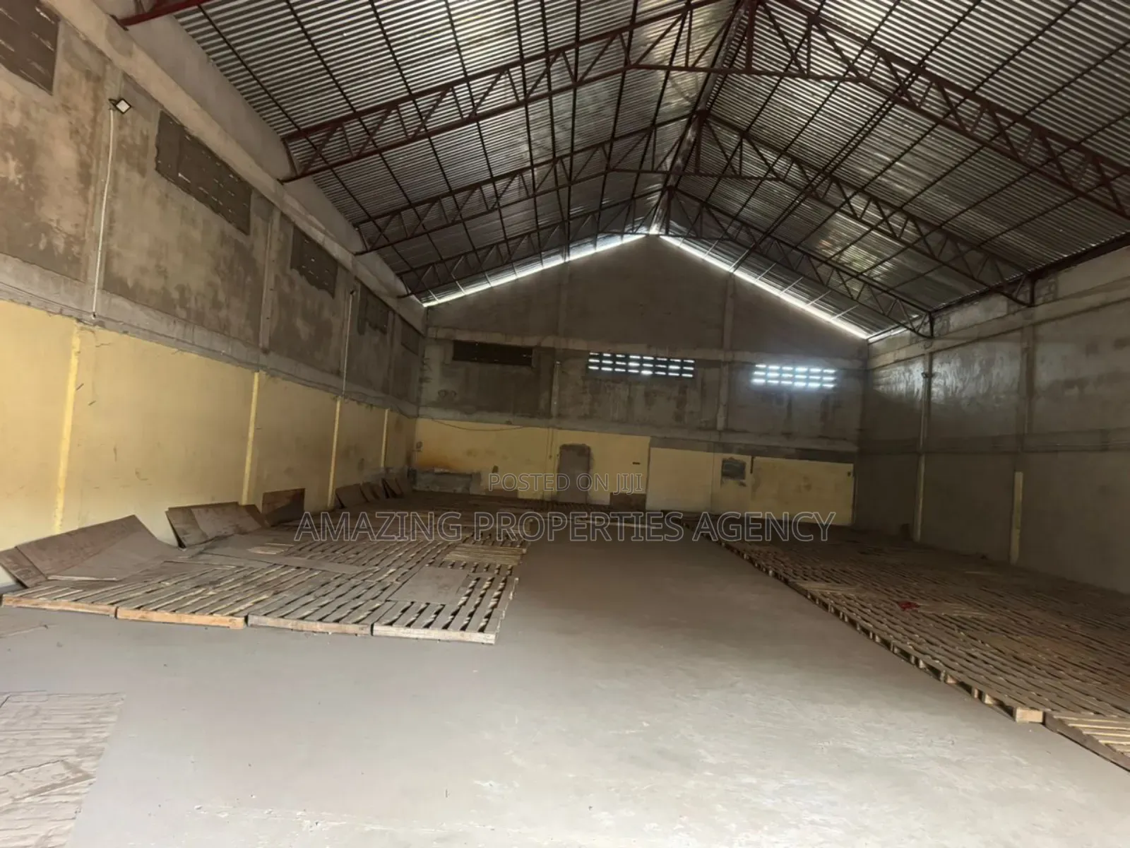 600sqm Warehouse for Rent at Circle