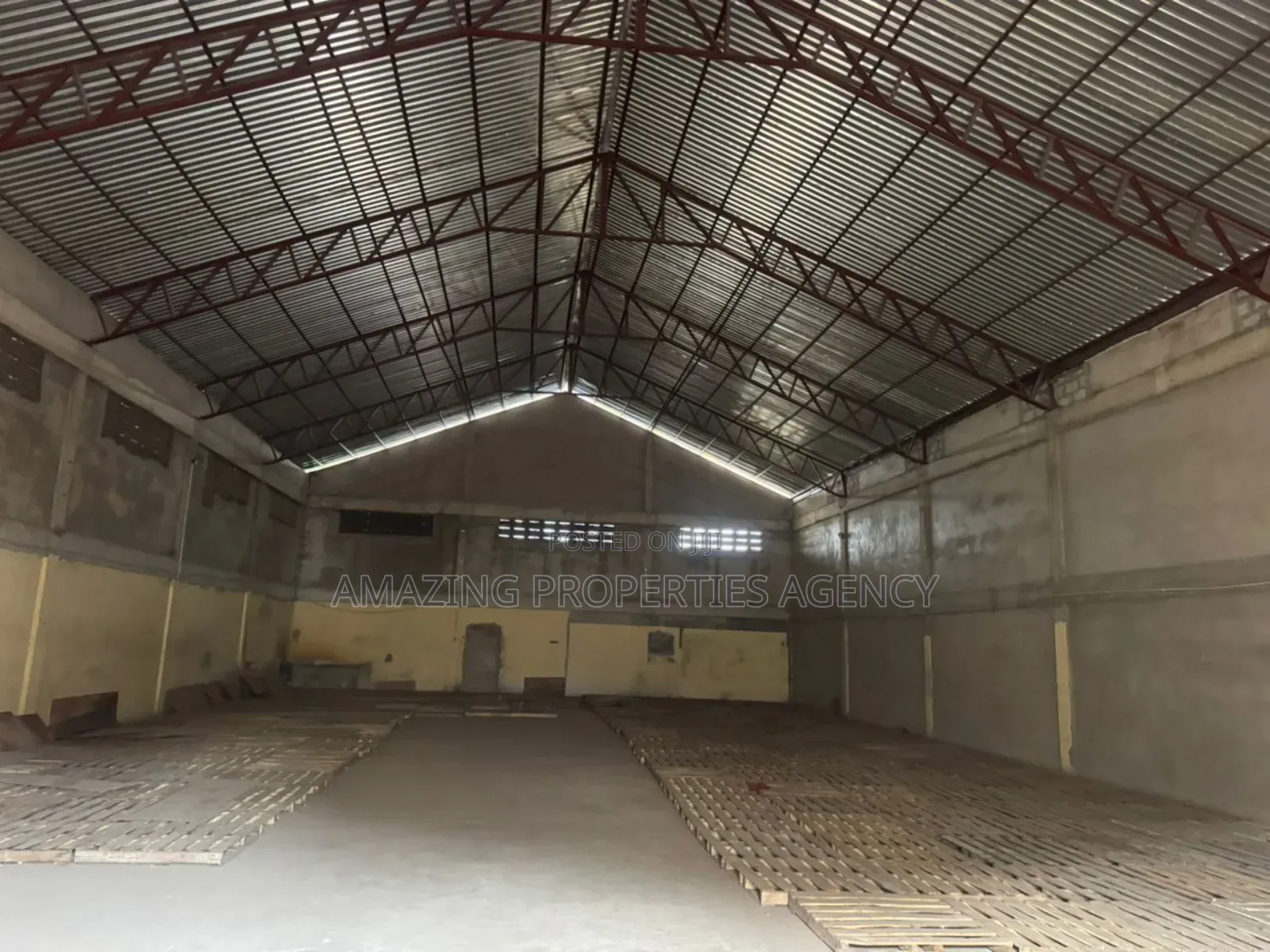 600sqm Warehouse for Rent at Circle