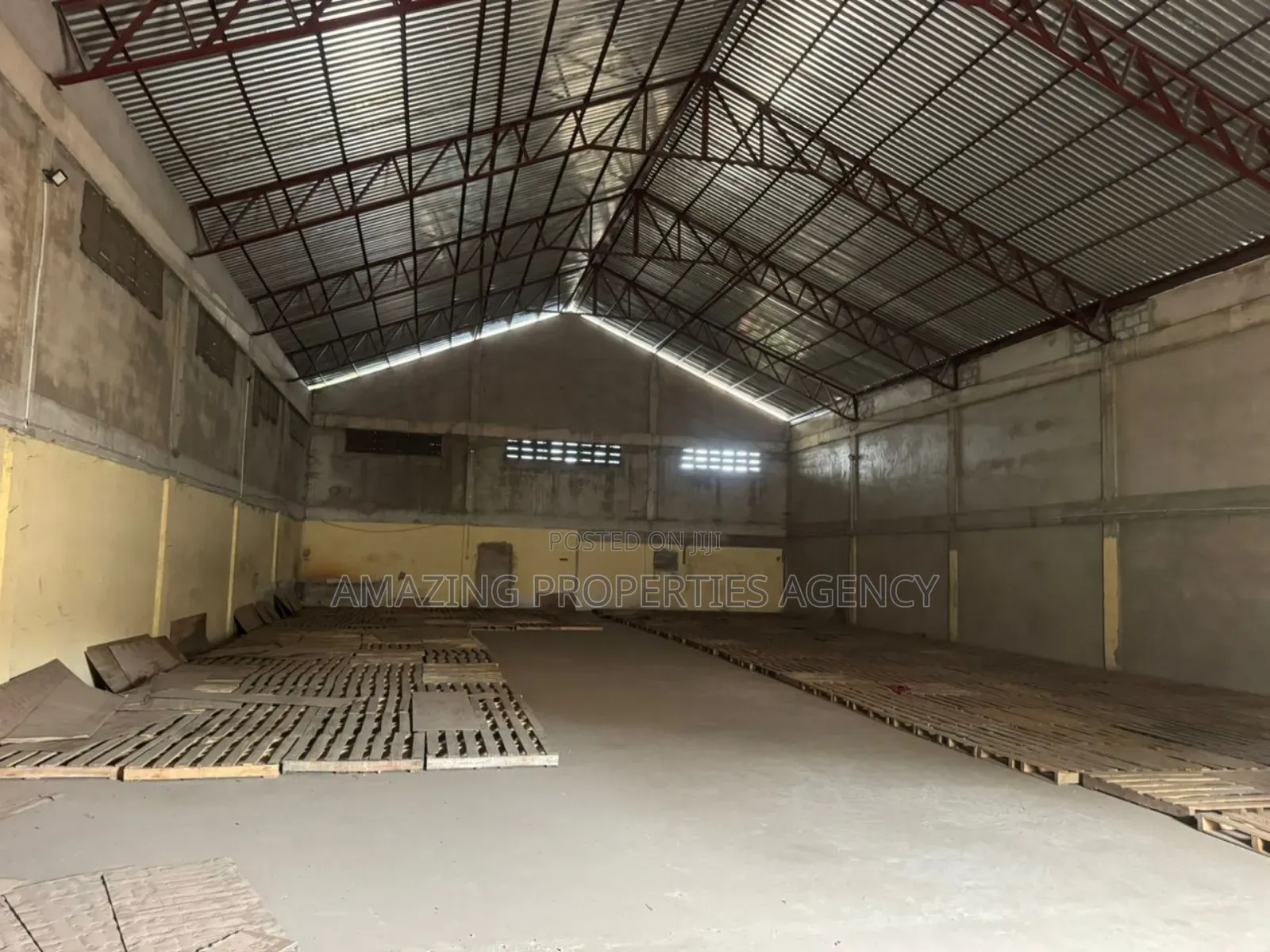 600sqm Warehouse for Rent at Circle