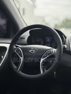 Hyundai Elantra SE 4dr Sedan (1.8L 4cyl 6A) 2015 Red