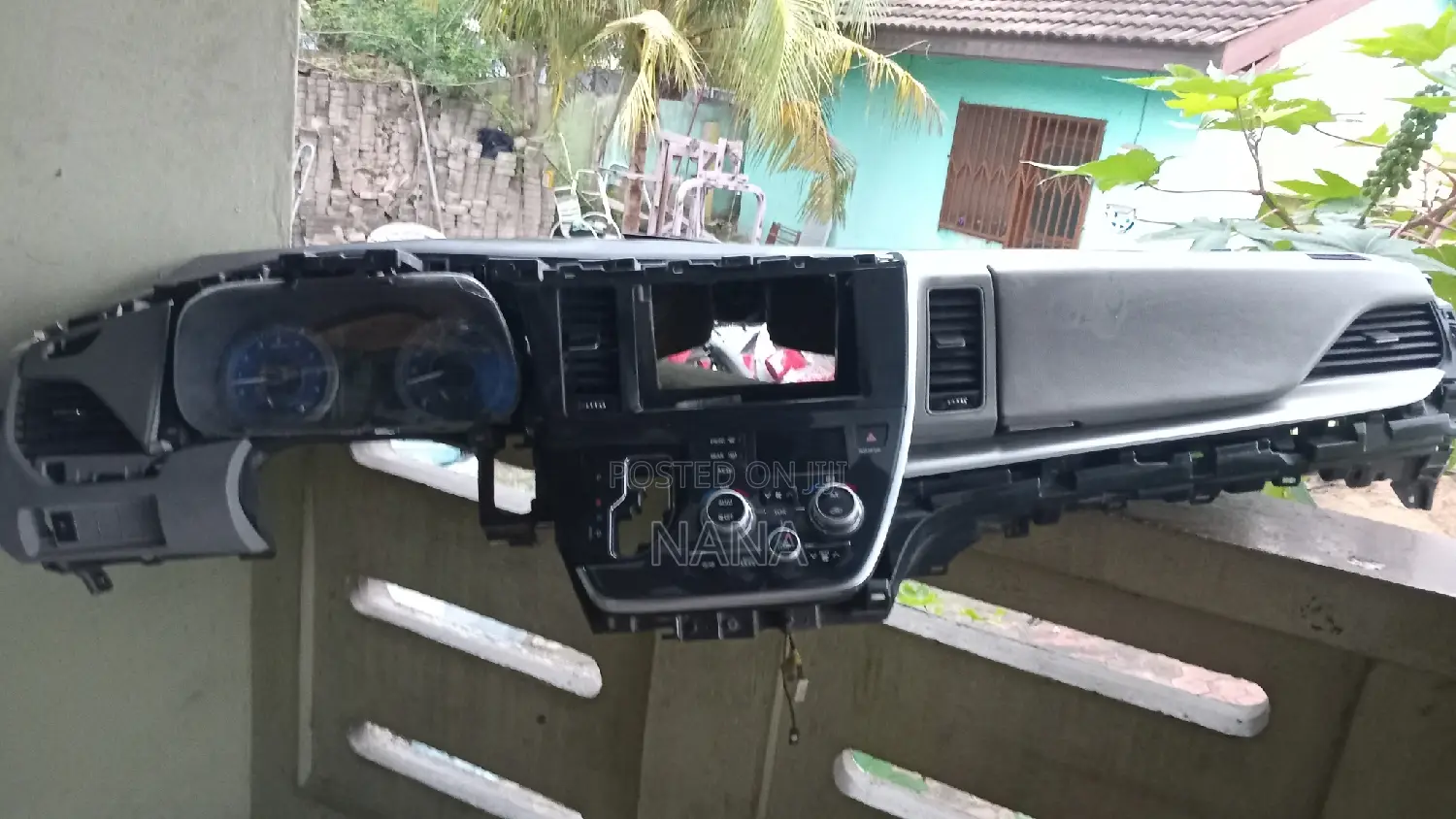 Toyota Sienna 2017 - 2018 Dashboard